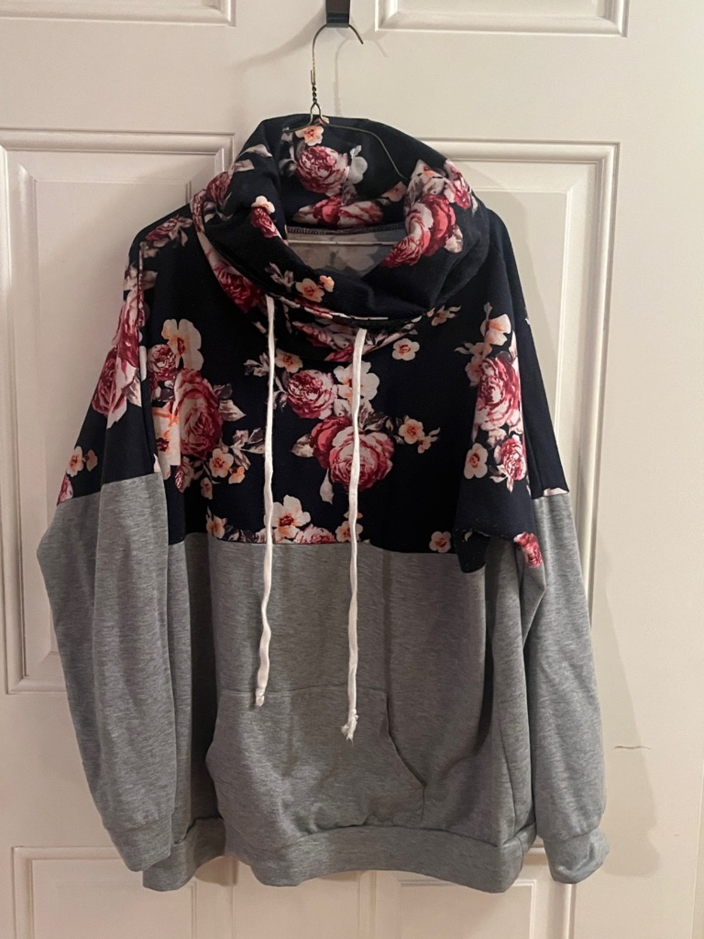 Floral Funnel Neck Pullover Hoodie - Black & Gray
